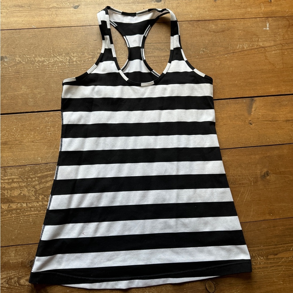 Lululemon black and white racer back athletic top
